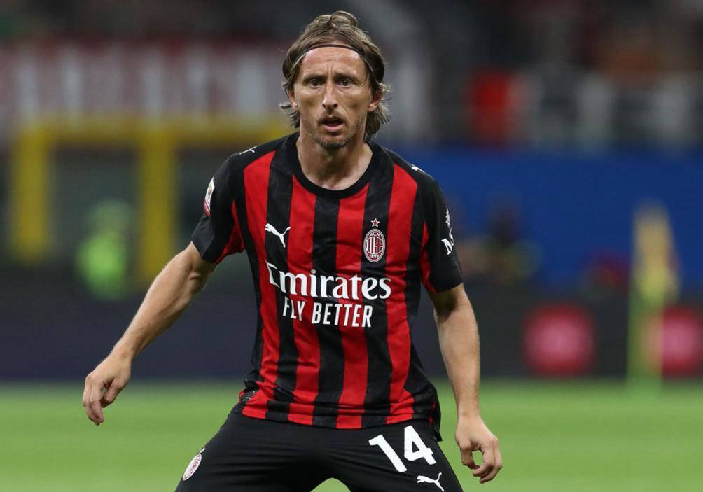 塔帅：调战术就像削铅笔，需不断调整；每个球员渴望胜利