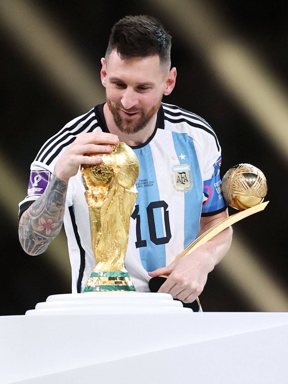 跟队记者：莱奥高度认可博尼费斯加盟；米兰不想卖福法纳