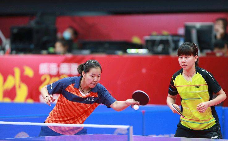 加纳乔与B 加纳乔与B